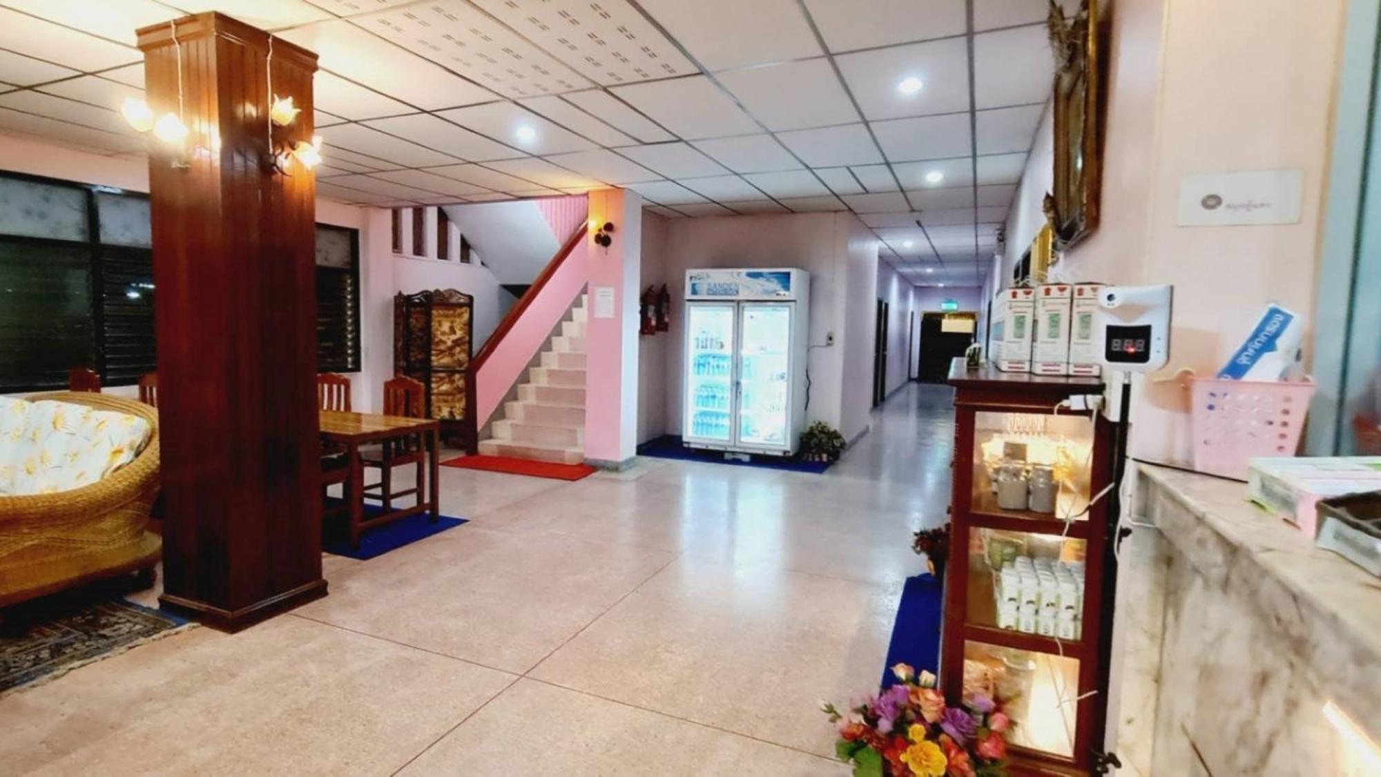 ロイヤル ランド メークロン ホテル Samut Songkhram エクステリア 写真